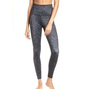 Lux High Waist Leggings
BEYOND YOGA
